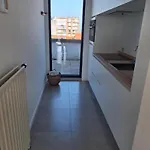 Zonnig Vernieuwd Penthouse Dicht Bij Het