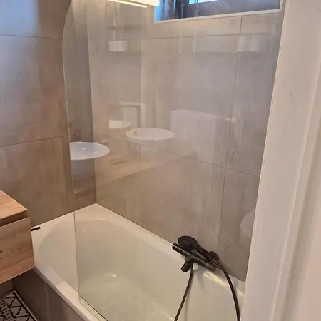 Apartment Zonnig Vernieuwd Penthouse Dicht Bij Het Met 2 Grote Priveterassen Met Zeezicht