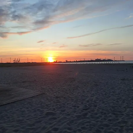 Zonnig Vernieuwd Penthouse Dicht Bij Het Апартаменты