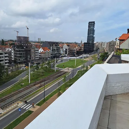 Apartment Zonnig Vernieuwd Penthouse Dicht Bij Het Met 2 Grote Priveterassen Met Zeezicht *