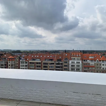 Zonnig Vernieuwd Penthouse Dicht Bij Het Met 2 Grote Priveterassen Met Zeezicht * Knokke-Heist